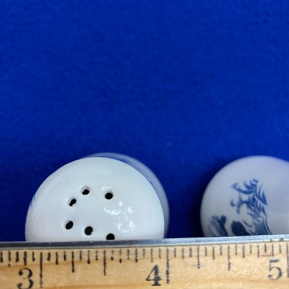 SALT & PEPPER SHAKER ENOCH WEDGWOOD COUNTRYSIDE BLUE DINNER WARE - Picture 5 of 6